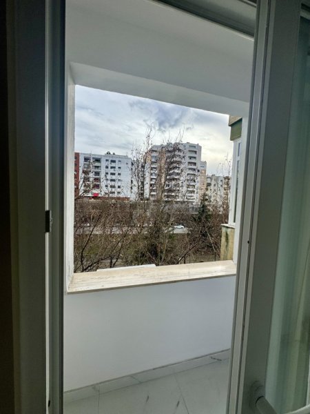 Tirane, jepet me qera apartament 1+1+Ballkon Kati 3, 56 m² 600 € (Brryli)