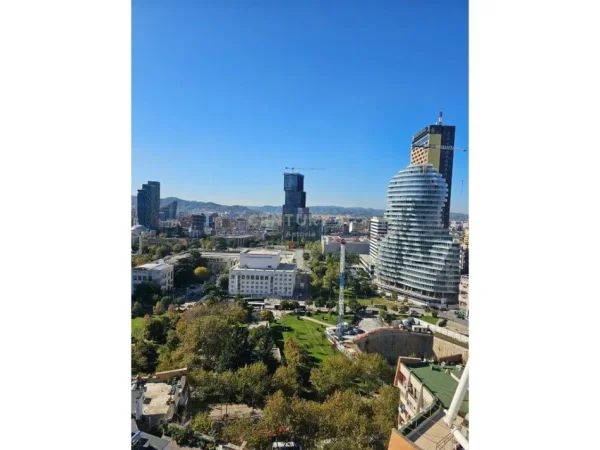 Tirane, jepet me qera apartament 3+1 Kati 16, 157 m² 1.200 € 