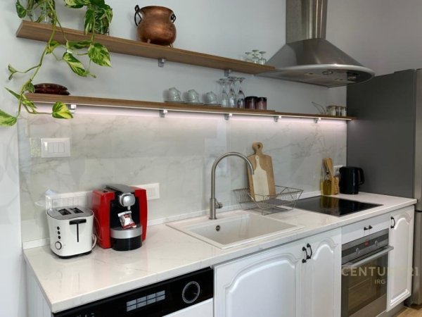 Tirane, jepet me qera apartament 2+1 Kati 3, 85 m² 620 € 