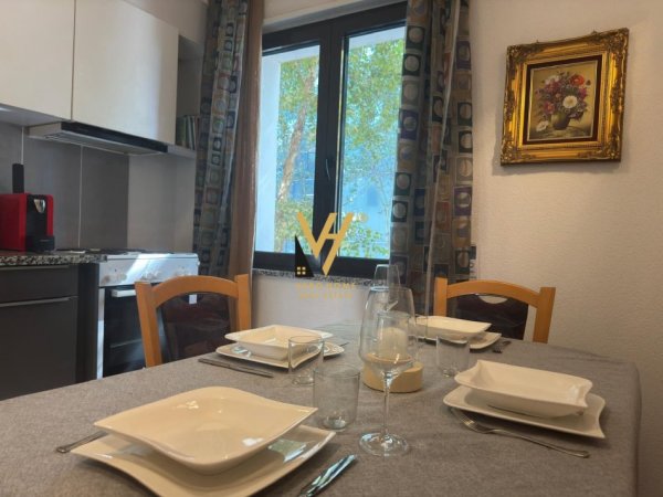 Tirane, jepet me qera ambjent biznesi Kati 0, 60 m² 1.500 € (QENDER)