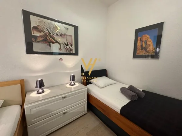 Tirane, jepet me qera ambjent biznesi Kati 0, 60 m² 1.500 € (QENDER)