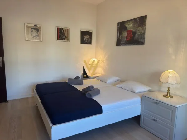 Tirane, jepet me qera ambjent biznesi Kati 0, 60 m² 1.500 € (QENDER)