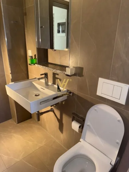 Tirane, jepet me qera ambjent biznesi Kati 0, 60 m² 1.500 € (QENDER)