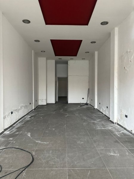 Tirane, jepet me qera dyqan Kati 0, 65 m² 650 € (RRUGA BARDHYL)