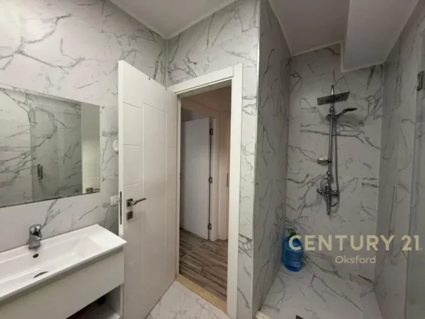 Tirane, jepet me qera apartament 1+1 Kati 1, 65 m² 600 € 