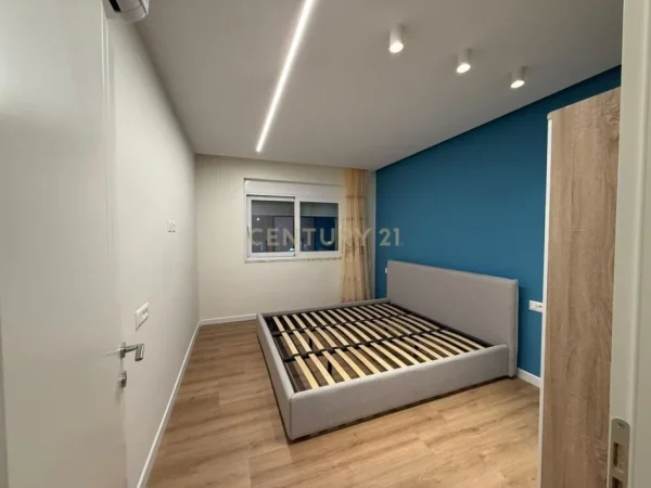 Tirane, jepet me qera apartament 2+1 Kati 2, 80 m² 850 € 