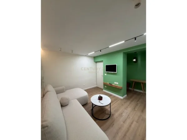 Tirane, jepet me qera apartament 2+1 Kati 2, 80 m² 850 € 