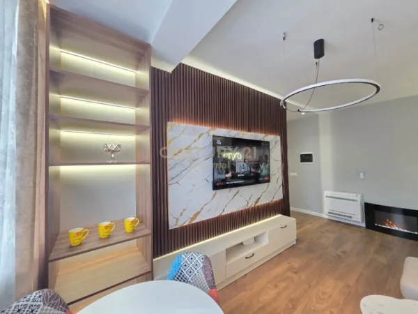 Tirane, jepet me qera apartament 2+1 Kati 5, 100 m² 1.000 € 