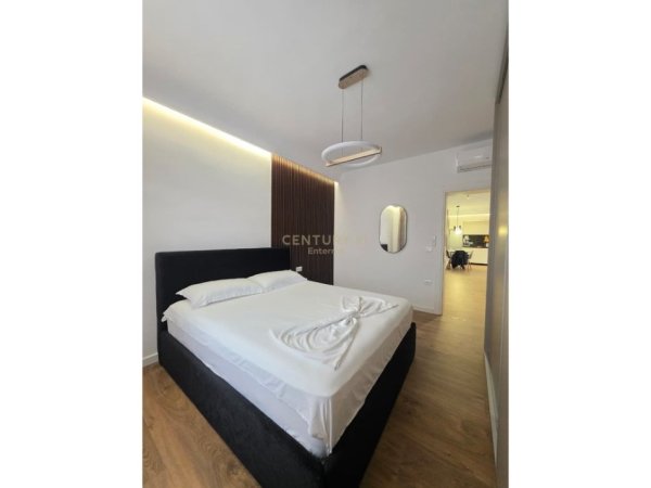 Tirane, jepet me qera apartament 2+1 Kati 5, 100 m² 1.000 € 