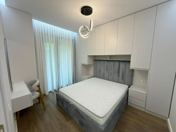 Tirane, jepet me qera apartament 1+1 Kati 6, 500 € 