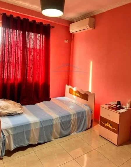 Qera,Apartament 2+1 , Unaza e Re