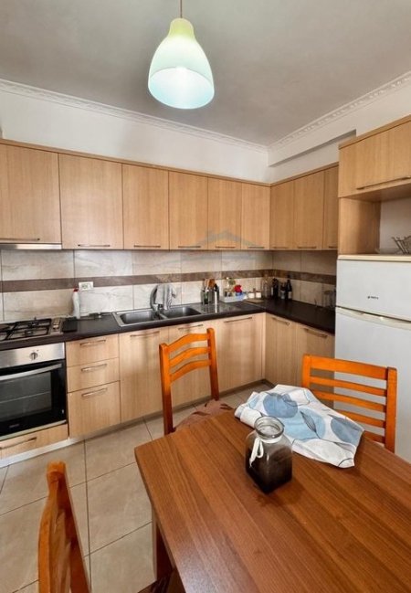 Qera,Apartament 2+1 , Unaza e Re