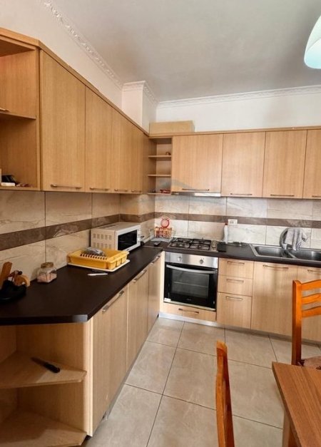 Qera,Apartament 2+1 , Unaza e Re