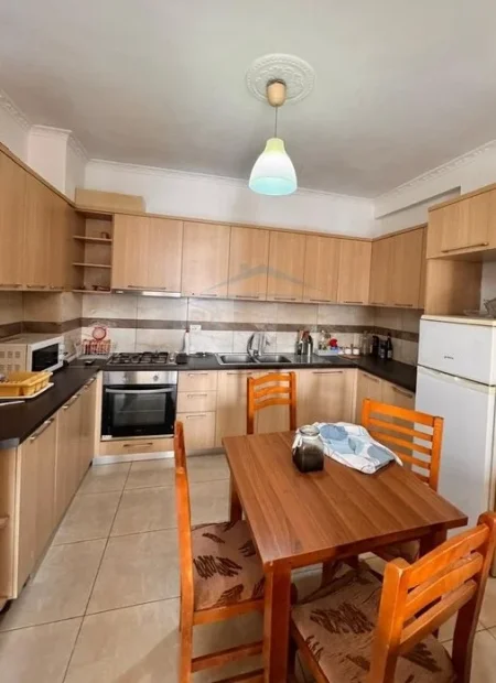 Qera,Apartament 2+1 , Unaza e Re
