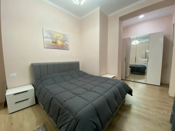 Tirane, jepet me qera apartament 1+1 Kati 5, 86 m² 600 € 