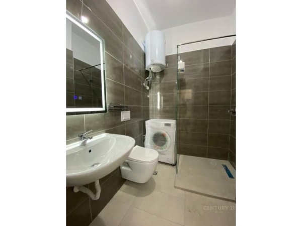 Tirane, jepet me qera apartament 1+1 Kati 5, 86 m² 600 € 