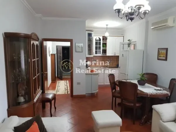 Tirane, jepet me qera apartament 2+1 Kati 3, 100 m² 700 € (Brryli)