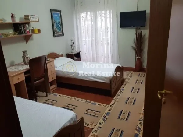 Tirane, jepet me qera apartament 2+1 Kati 3, 100 m² 700 € (Brryli)