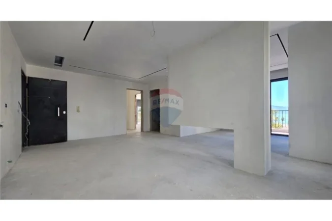 Apartament 2+1+2 për Shitje Tek Shkolla e Marinës, Vlorë