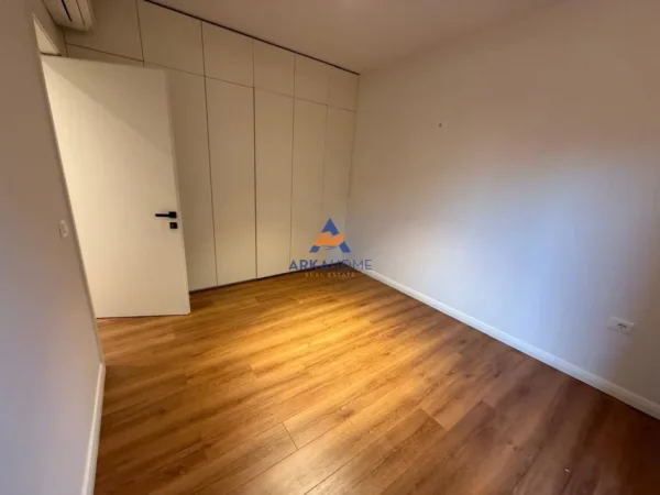 Tirane, jepet me qera apartament 2+1 Kati 0, 145 m² 1.500 € 