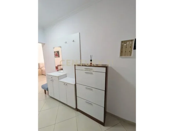 Tirane, jepet me qera apartament 1+1 Kati 4, 40 m² 500 € (21 dhjetori)