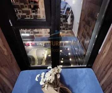 Qera, Ambient zyre,Square 21, Rruga e Kavajes, Tirane !