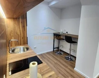 Qera, Ambient zyre,Square 21, Rruga e Kavajes, Tirane !