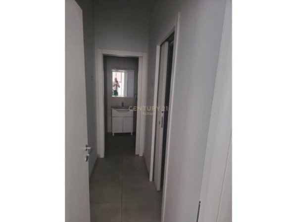 Tirane, jepet me qera zyre Kati 2, 750 m² 7.500 € (astir)