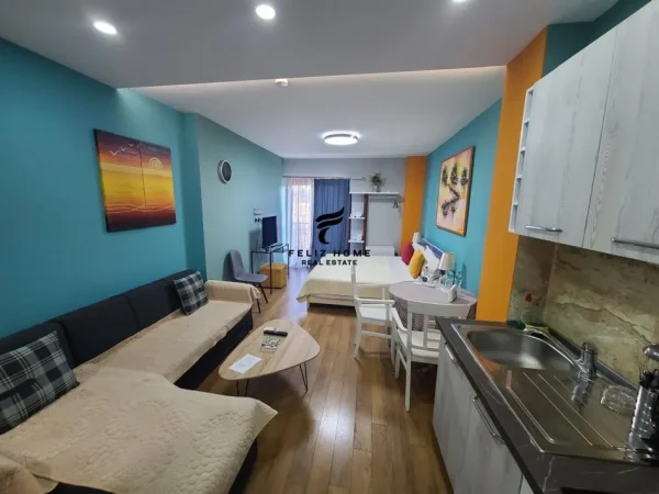 Tirane, jepet me qera garsonier Kati 9, 240 m² 3.600 € (RRUGA E KAVAJES)