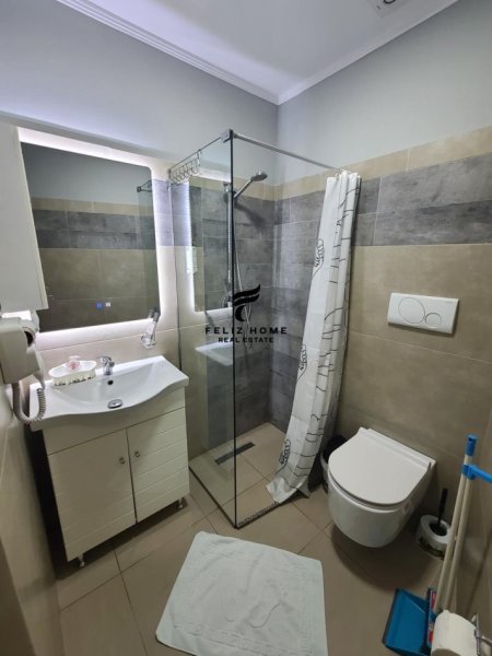 Tirane, jepet me qera garsonier Kati 9, 240 m² 3.600 € (RRUGA E KAVAJES)