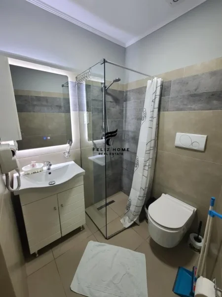 Tirane, jepet me qera garsonier Kati 9, 240 m² 3.600 € (RRUGA E KAVAJES)