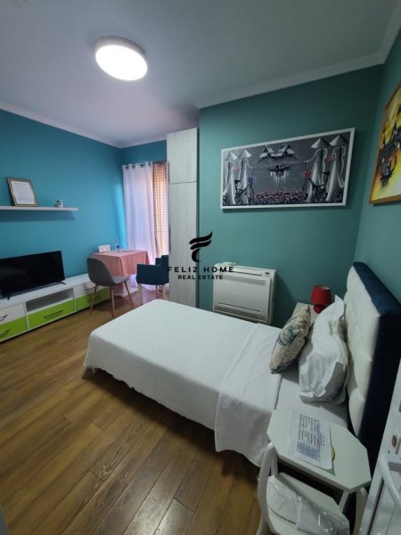 Tirane, jepet me qera garsonier Kati 9, 240 m² 3.600 € (RRUGA E KAVAJES)