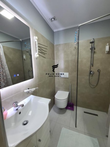 Tirane, jepet me qera garsonier Kati 9, 240 m² 3.600 € (RRUGA E KAVAJES)