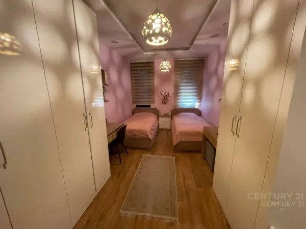 Tirane, shitet apartament 3+1 Kati 2, 154 m² 550.000 € (Rruga e Elbasanit)