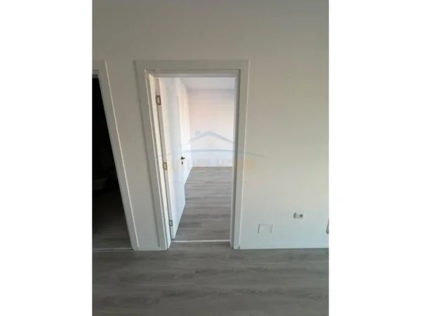 Tirane, shitet apartament 1+1 Kati 4, 66 m² 88.000 € (Paskuqan)