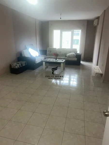Tirane, jepet me qera apartament 2+1 Kati 4, 110 m² 500 € (LAPRAKE)