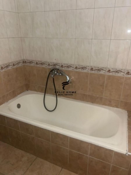 Tirane, jepet me qera apartament 2+1 Kati 4, 110 m² 500 € (LAPRAKE)