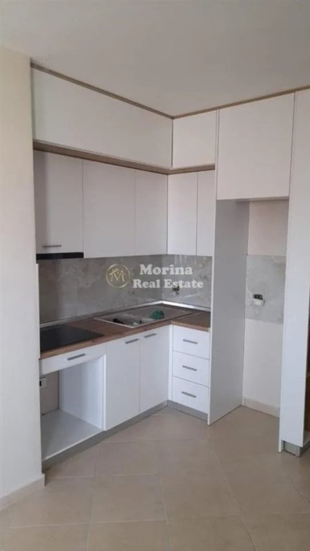 Durres, jepet me qera apartament 2+1 Kati 9, 90 m² 450 € (Durres)