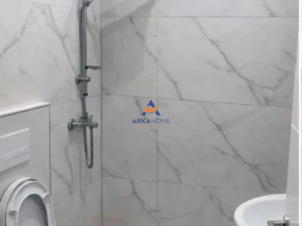 Tirane, jepet me qera apartament 1+1+Ballkon Kati 1, 70 m² 417 € 