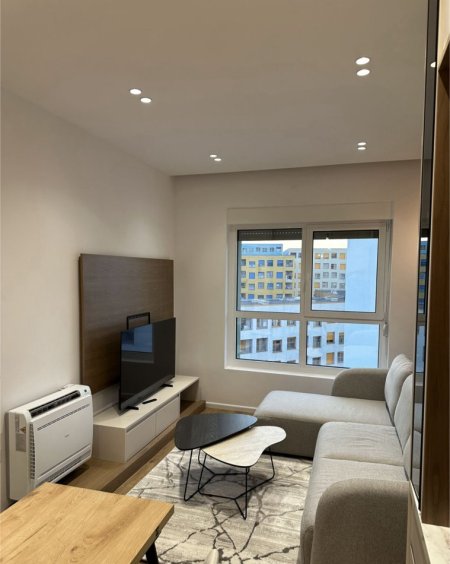 Tirane, jepet me qera apartament 1+1+Ballkon Kati 8, 70 m² 520 € (ALI DEMI)