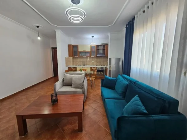 Tirane, jepet me qera apartament 1+1+Ballkon Kati 8, 67 m² 650 € (Myslym Shyri)