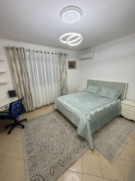 Tirane, jepet me qera apartament 2+1+Ballkon Kati 1, 100 m² 500 € (5 MAJI)