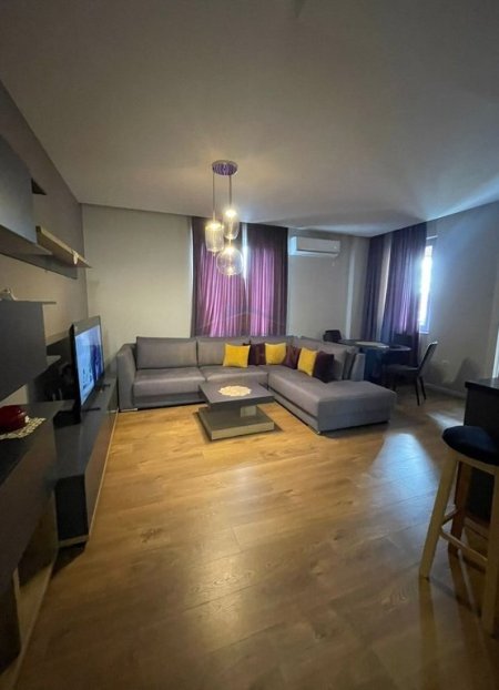 Tirane, jepet me qera apartament 2+1 Kati 5, 110 m² 1.000 € (Rruga Bardhyl)
