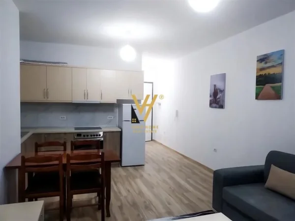 Tirane, jepet me qera apartament 1+1+Ballkon Kati 5, 69 m² 500 € (LAPRAKE)