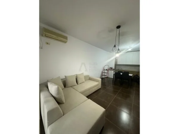Tirane, jepet me qera apartament 2+1 Kati 8, 99 m² 550 € (Astir)
