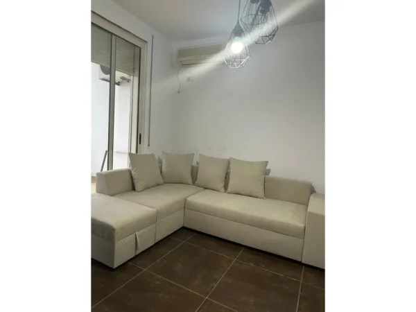 Tirane, jepet me qera apartament 2+1 Kati 8, 99 m² 550 € (Astir)