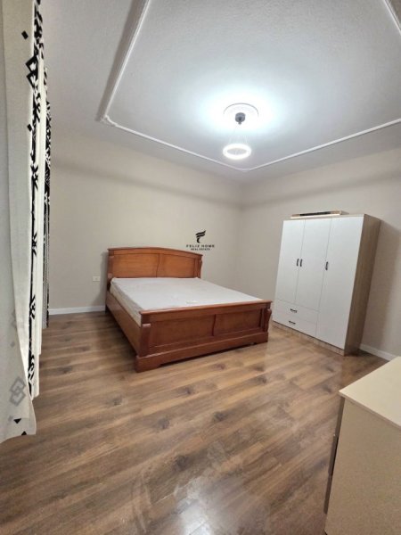 Tirane, jepet me qera apartament 3+1 Kati 2, 169 m² 800 € (FUSHA E AVIACIONIT)