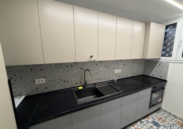 Tirane, jepet me qera apartament 2+1 Kati 3, 80 m² 850 € (21 DHJETORI)