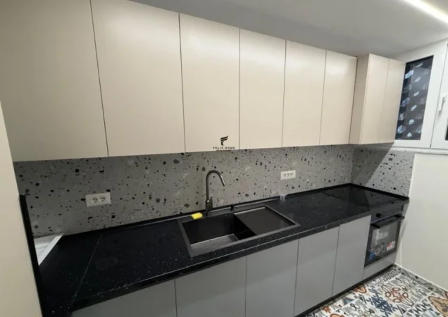 Tirane, jepet me qera apartament 2+1 Kati 3, 80 m² 850 € (21 DHJETORI)