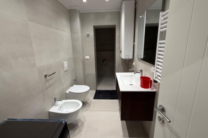 Tirane, jepet me qera apartament 2+1 Kati 3, 80 m² 850 € (21 DHJETORI)